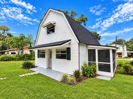featured image of 904 2nd Houses Lane