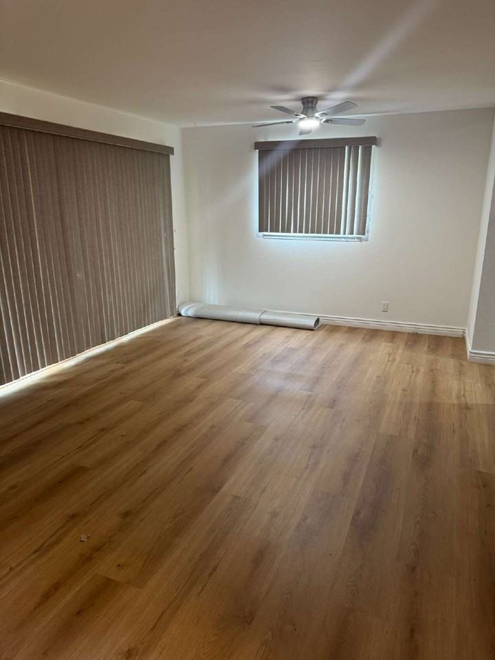 1183 Bretmoor Way - Photo 3 of 23