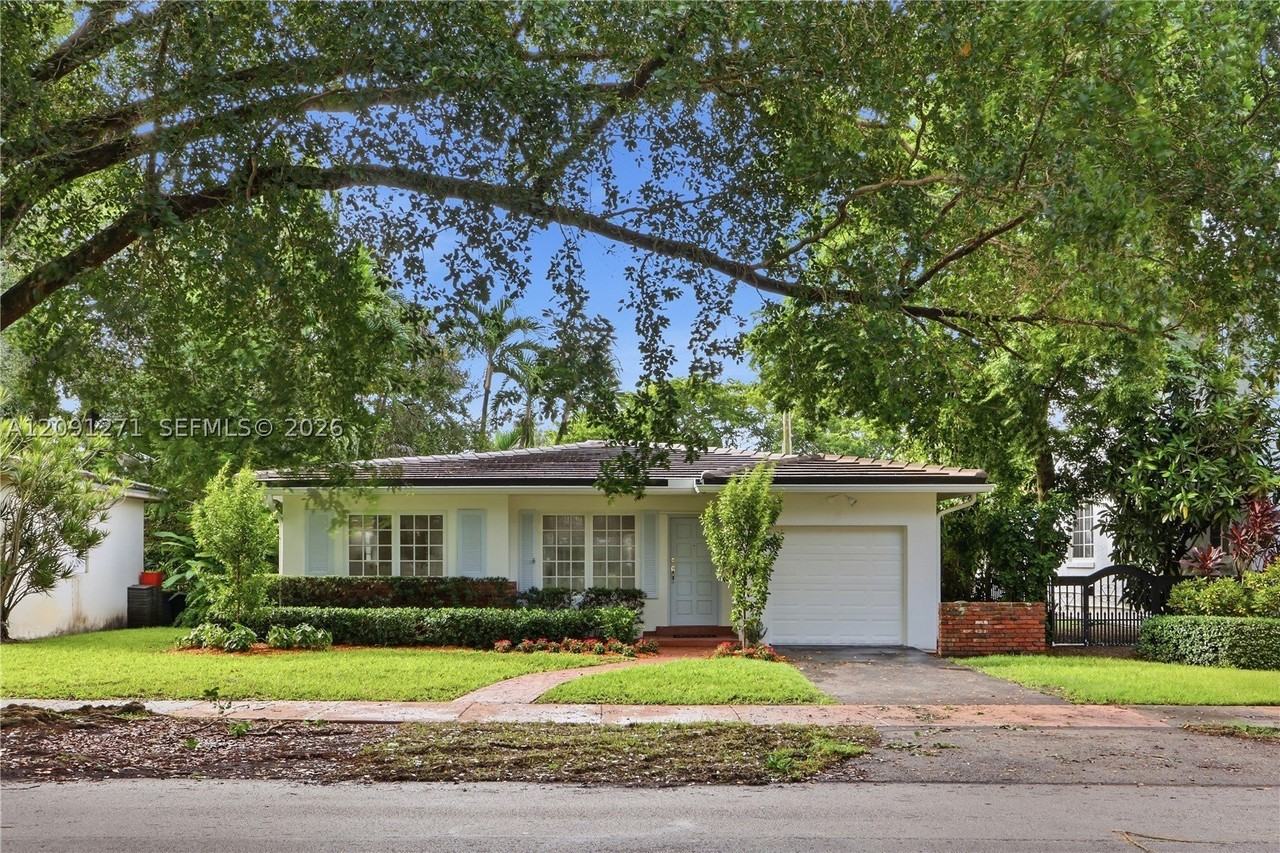 1530 Catalonia Ave - Photo 2 of 50