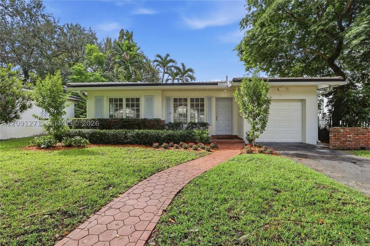 1530 Catalonia Ave - Photo 3 of 50