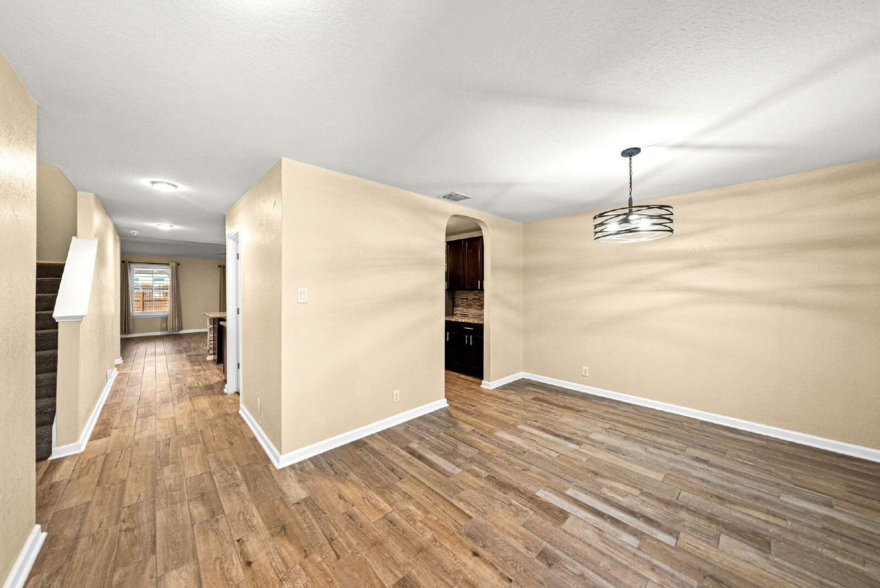 9907 Kalm Brome - Photo 4 of 50