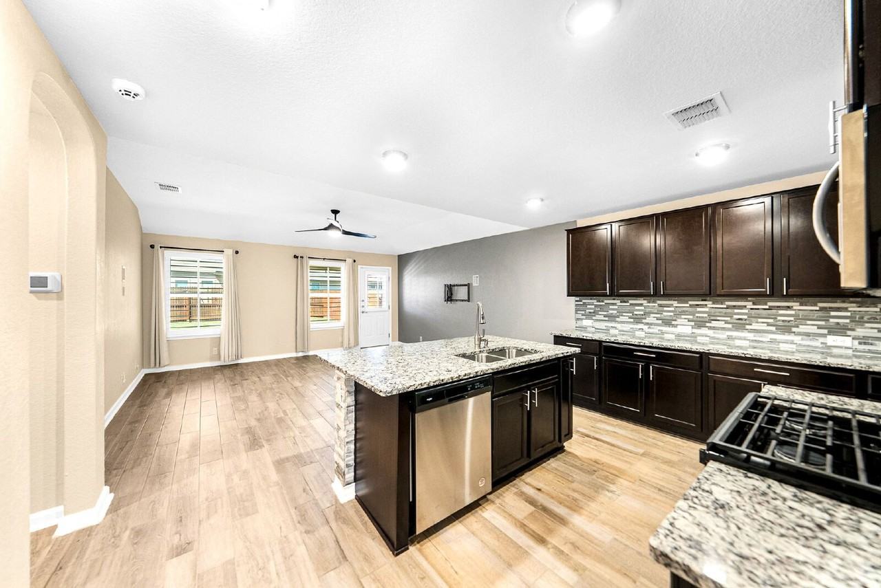 9907 Kalm Brome - Photo 6 of 50