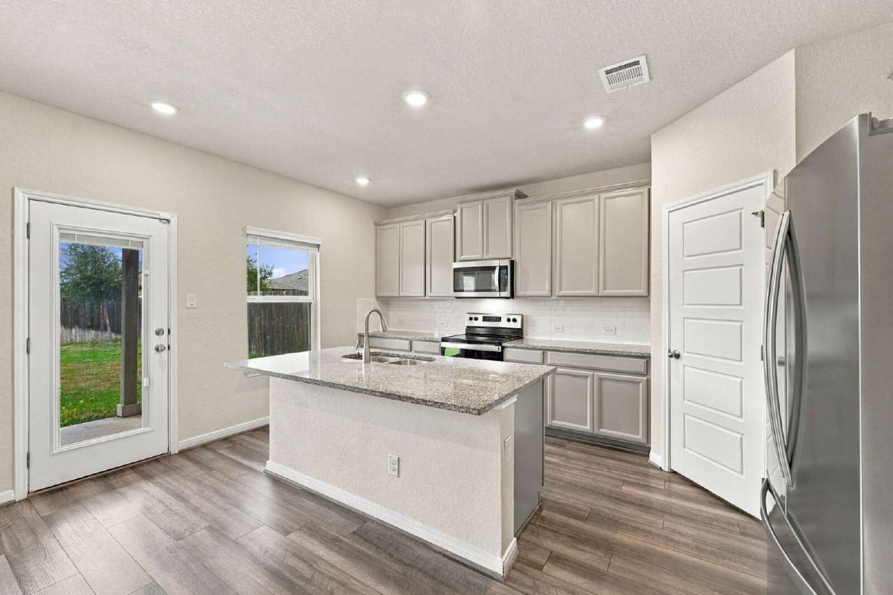 9515 Bonito Falls Dr - Photo 5 of 20