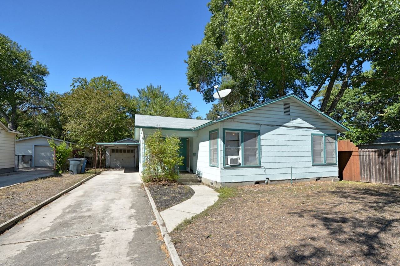730 Roosevelt St - Photo 2 of 34
