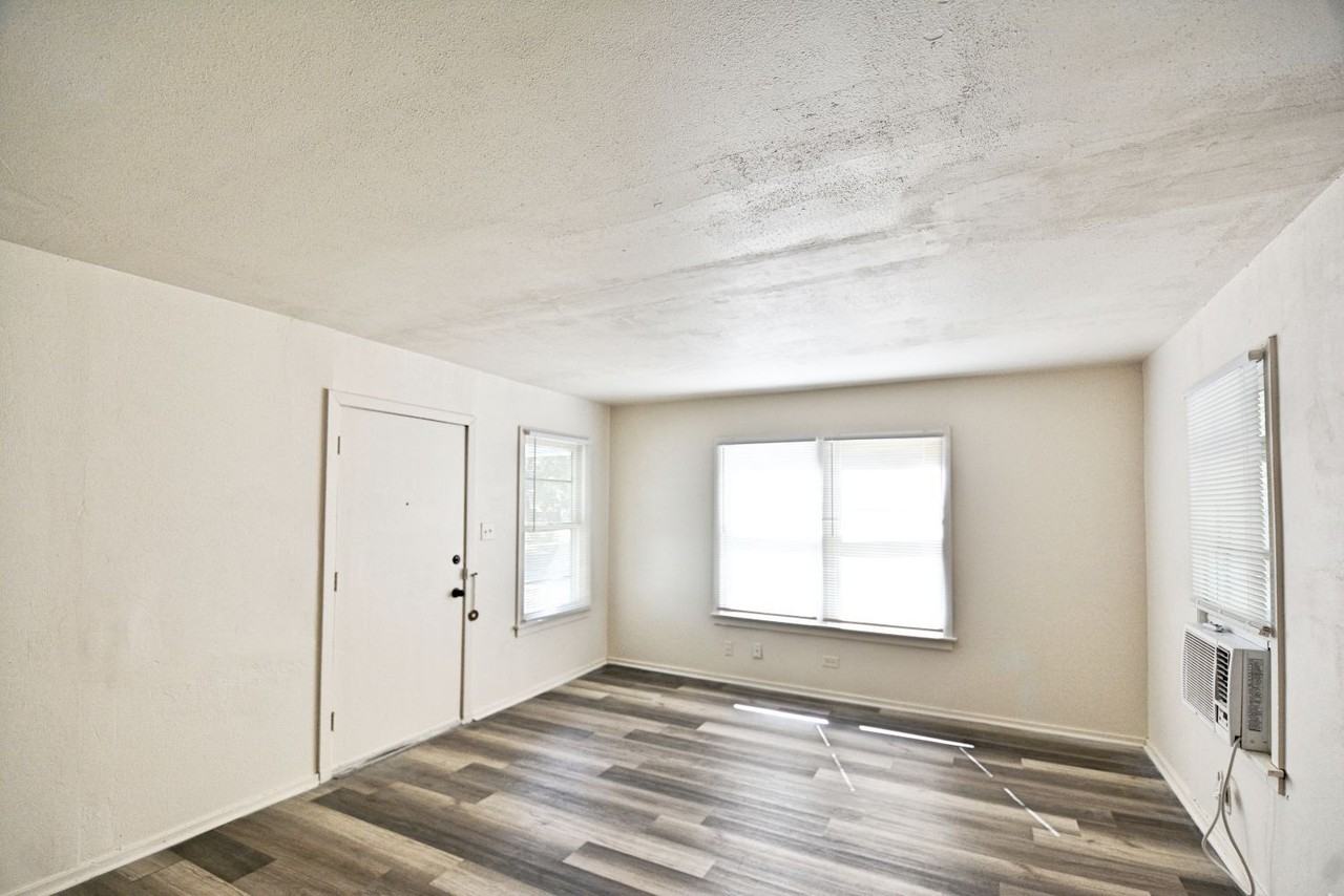 730 Roosevelt St - Photo 7 of 34