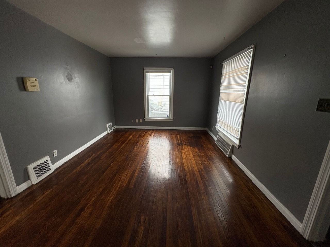 5210 Cato St - Photo 5 of 10