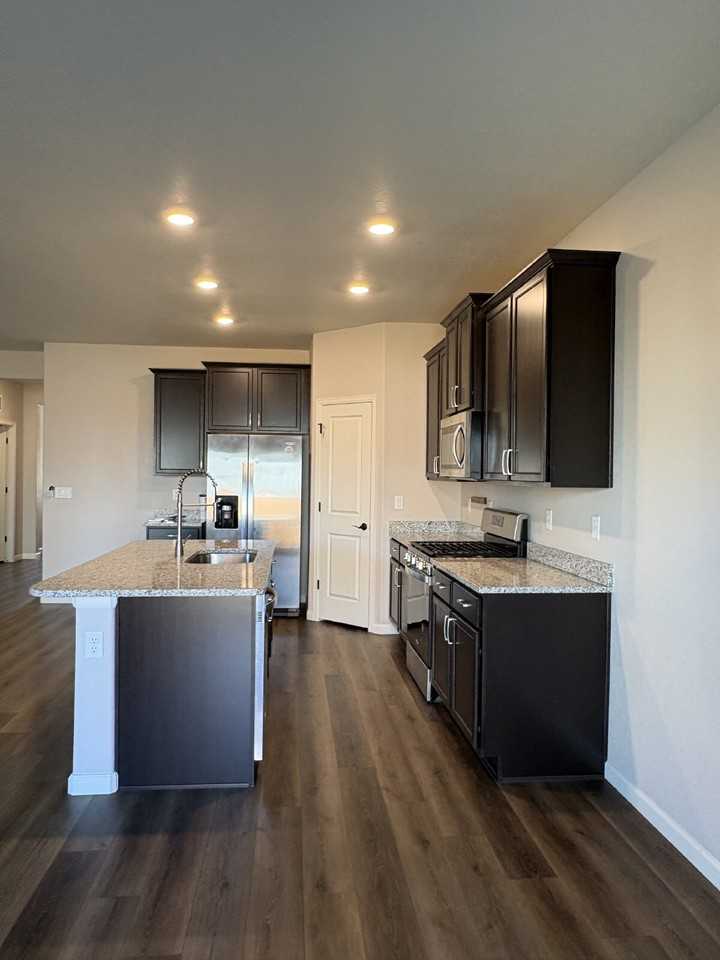 2115 Dexter St - Photo 4 of 22