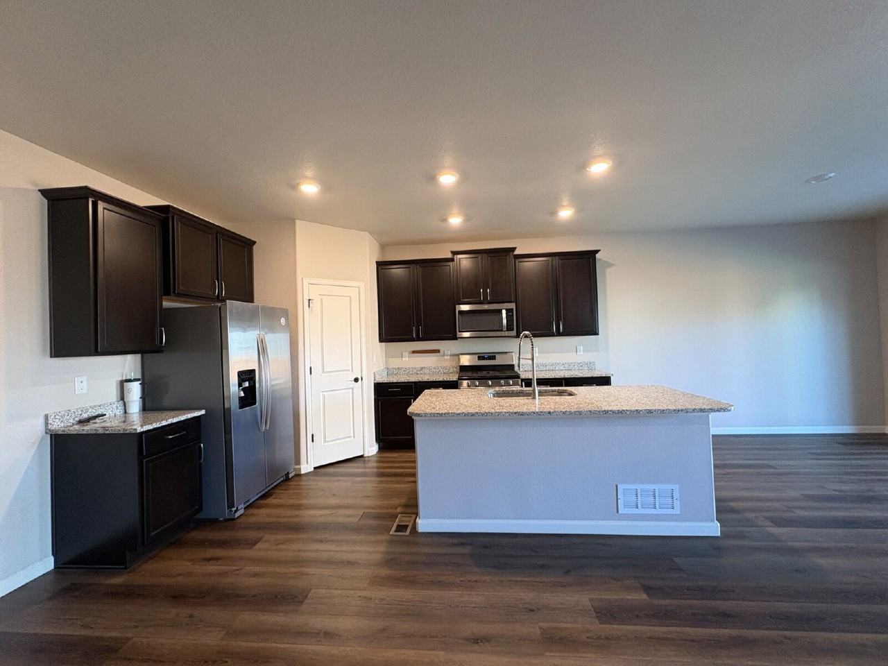 2115 Dexter St - Photo 5 of 22