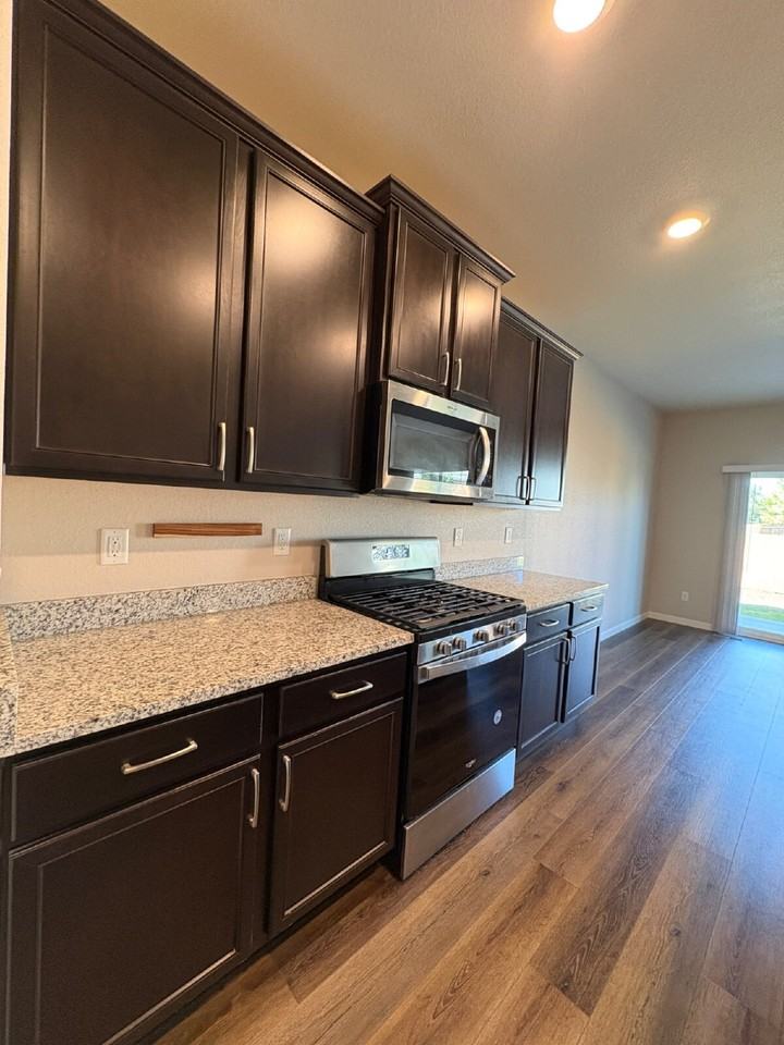 2115 Dexter St - Photo 7 of 22