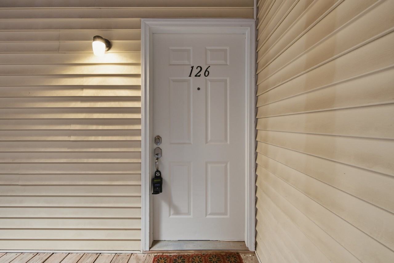 126 N Timber Dr - Photo 4 of 31