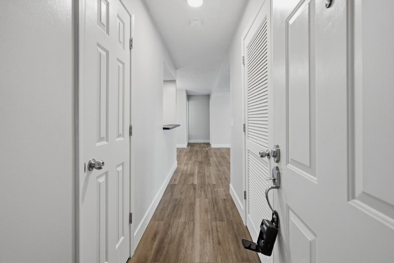 126 N Timber Dr - Photo 5 of 31