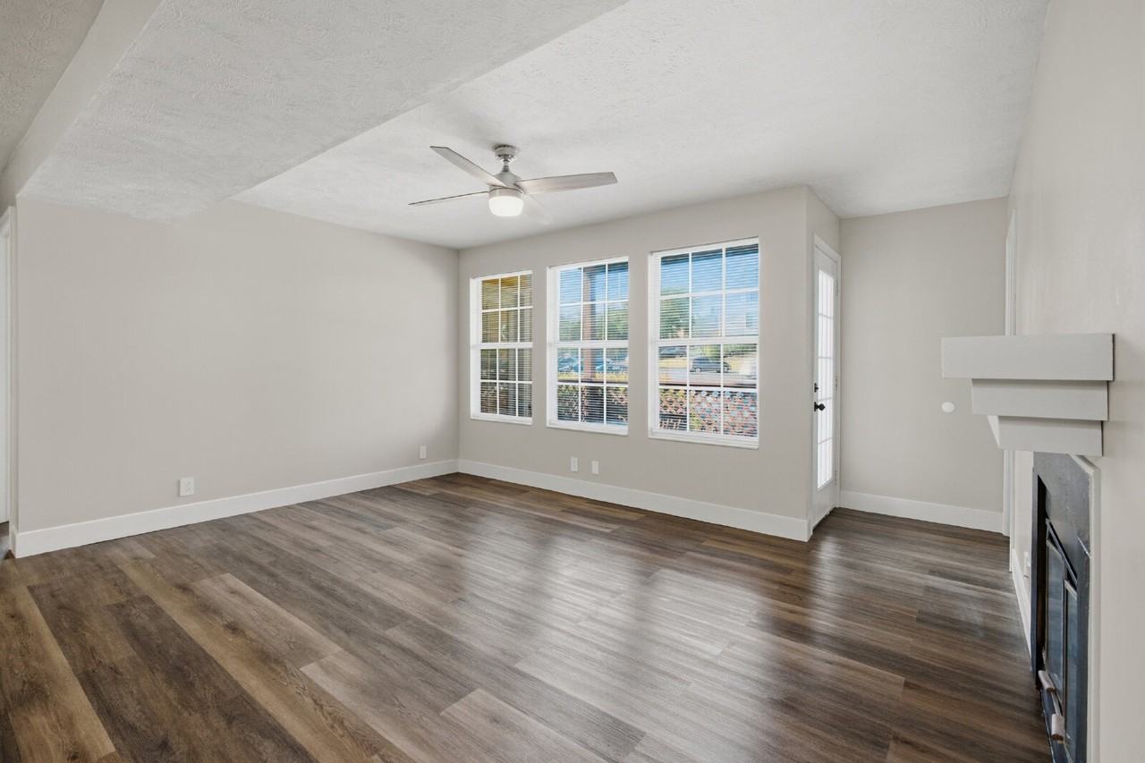 126 N Timber Dr - Photo 6 of 31