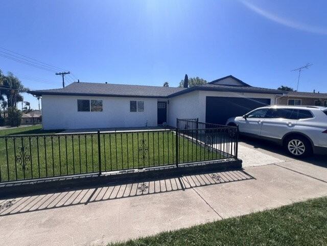 4009 Genine Dr - Photo 2 of 28