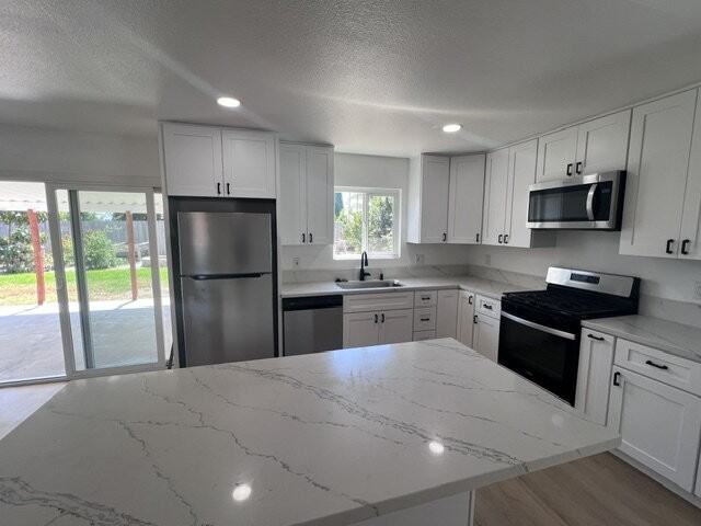 4009 Genine Dr - Photo 5 of 28
