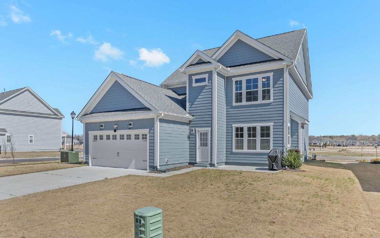 2216 Hampton Roads Pkwy - Photo 2 of 50