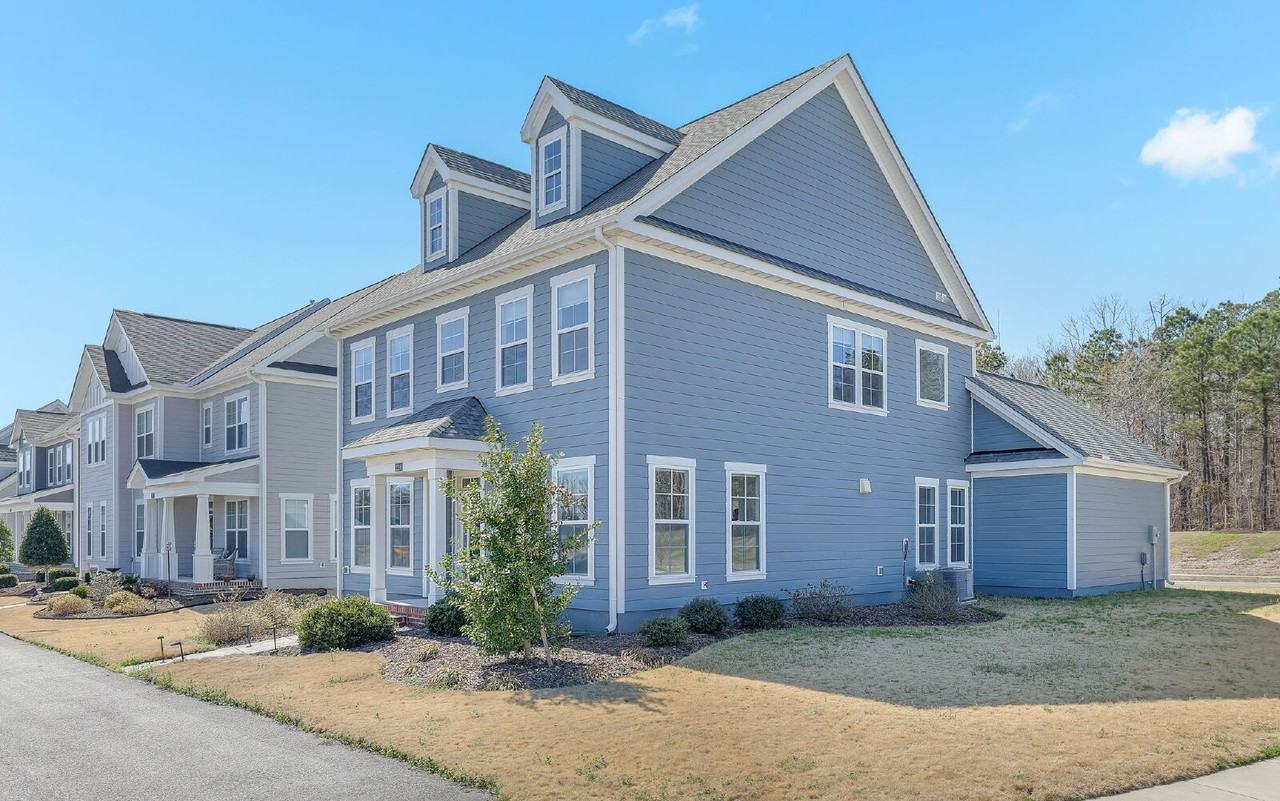 2216 Hampton Roads Pkwy - Photo 6 of 50