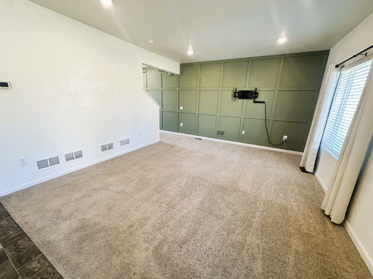 42853 Ivydel St - Photo 3 of 28