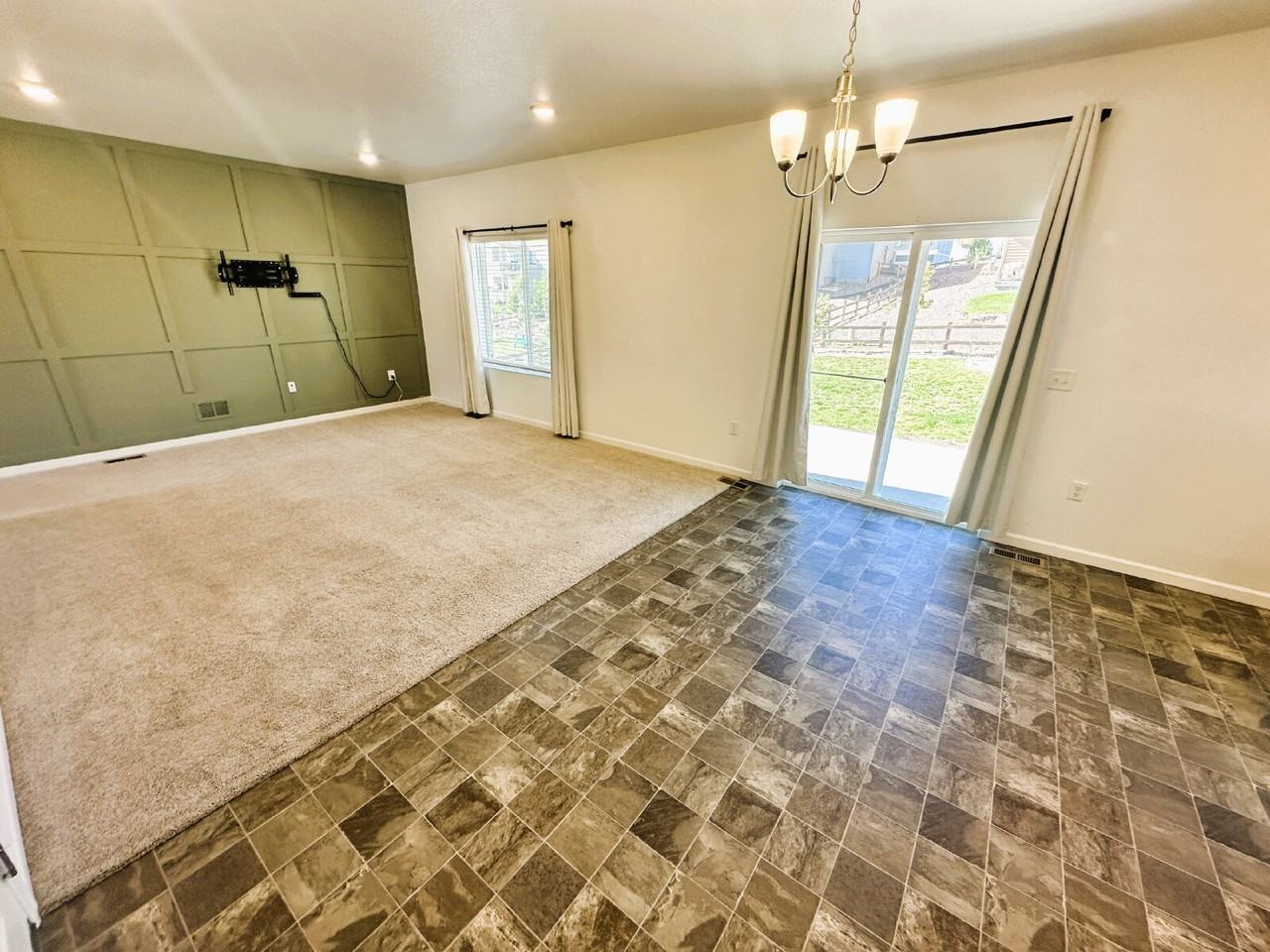 42853 Ivydel St - Photo 4 of 28