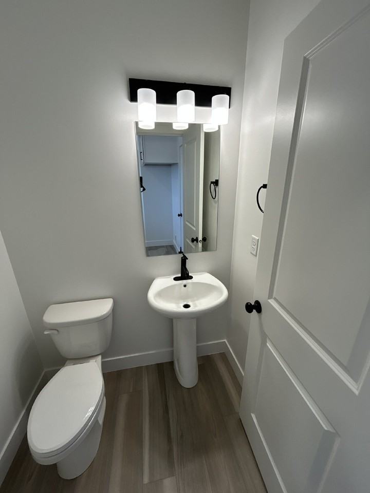 1068 E Malibu Ln - Photo 7 of 33