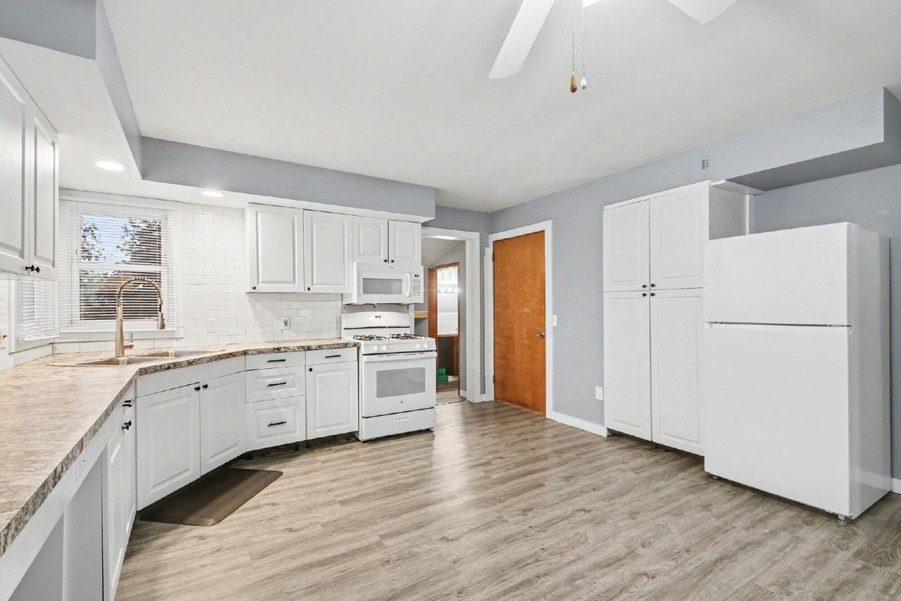 29 68th St Sw #2 - Photo 2 of 13