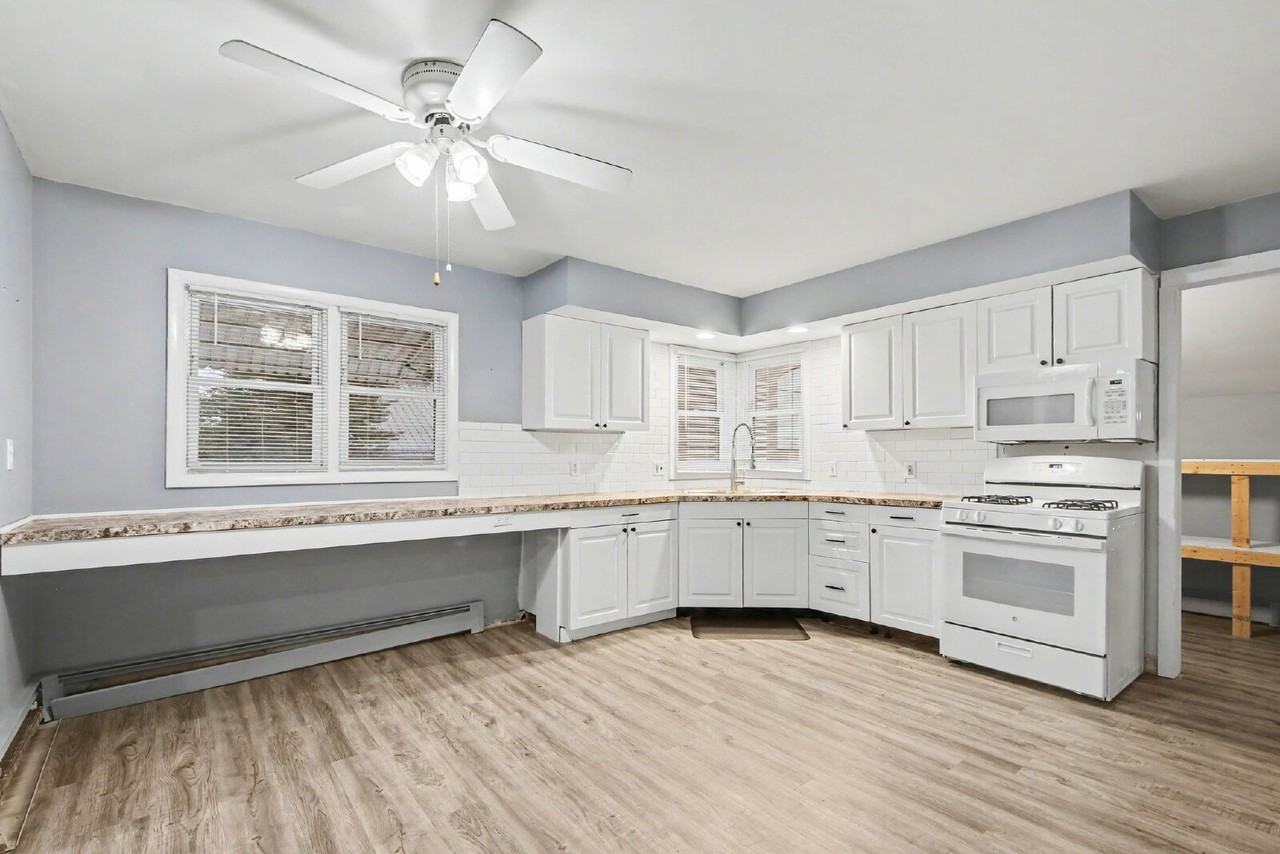 29 68th St Sw #2 - Photo 3 of 13