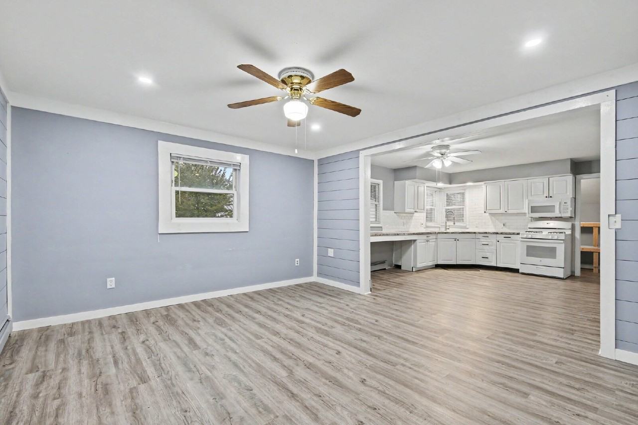 29 68th St Sw #2 - Photo 5 of 13