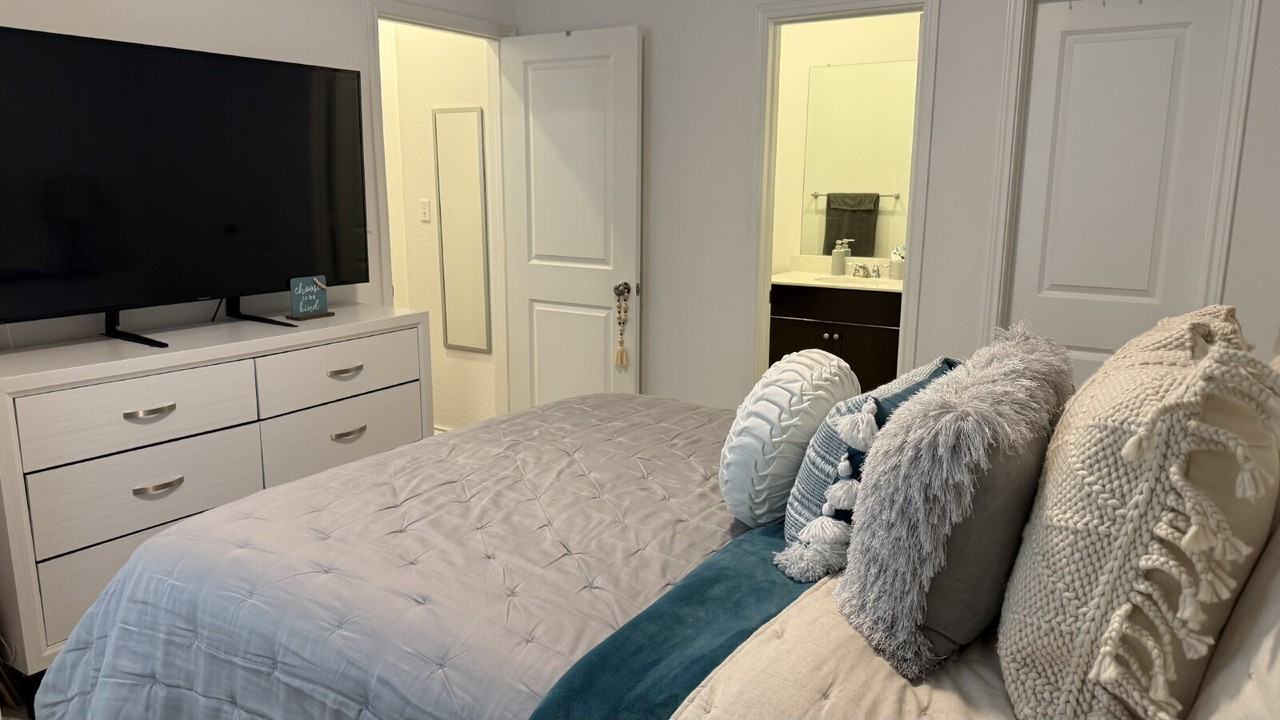14304 Tordillo Dr - Photo 3 of 6