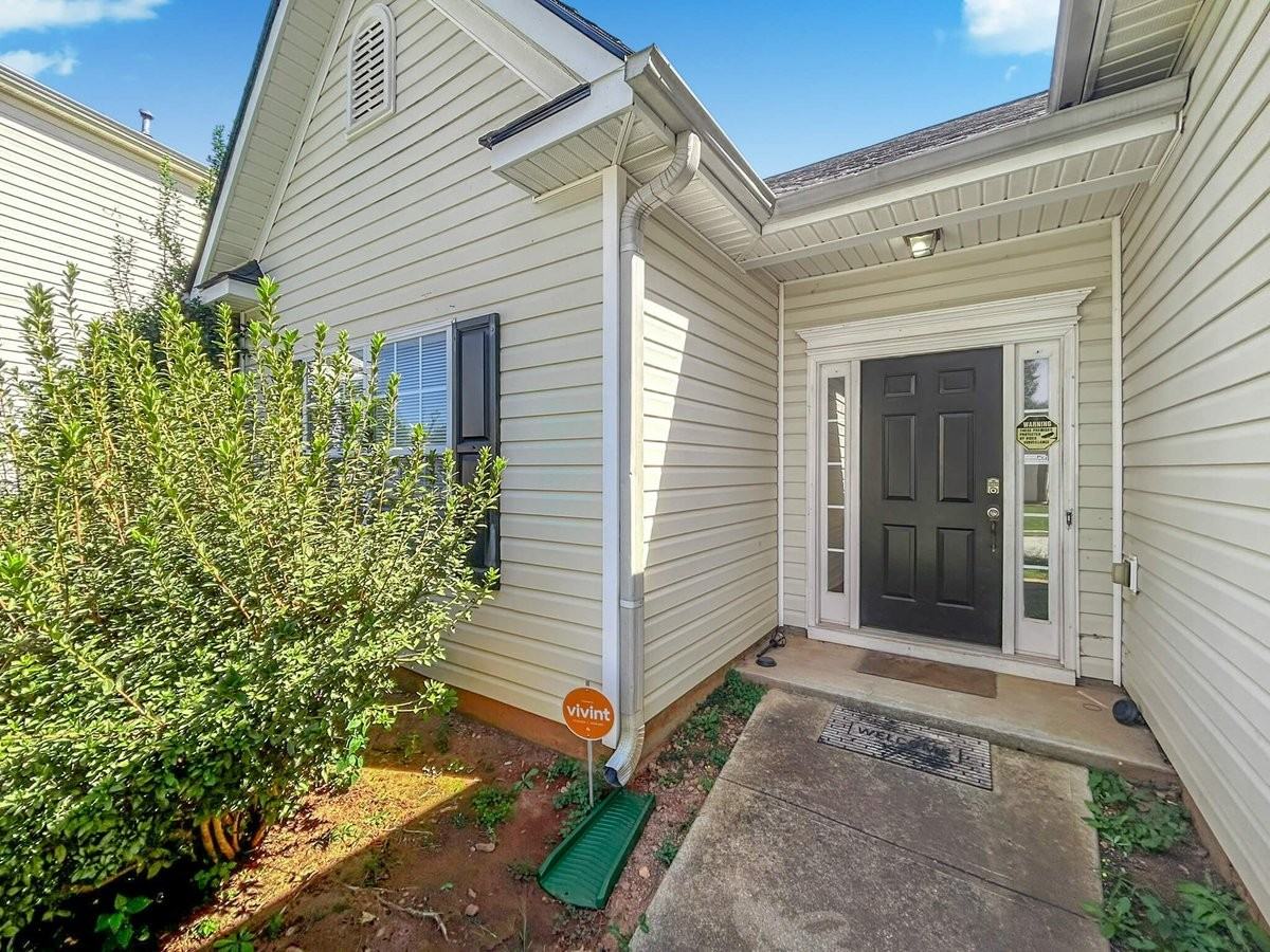 565 Clairidge Ln - Photo 2 of 29