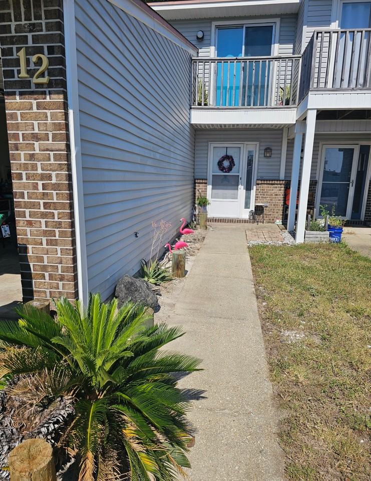 12 Gardner Dr - Photo 3 of 16
