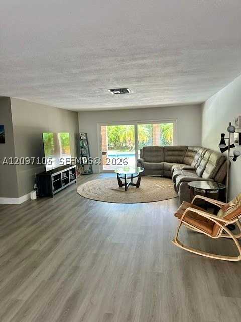 16764 Golfview Dr - Photo 5 of 12