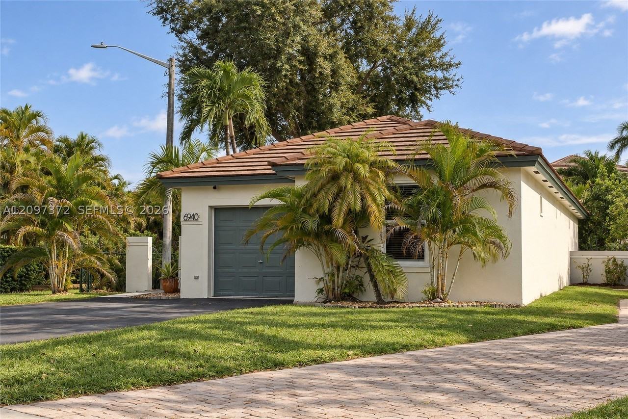 6940 Sw 148th Ln - Photo 3 of 30