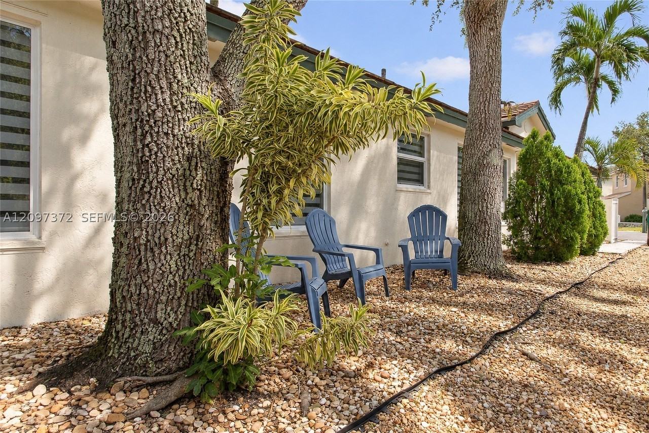 6940 Sw 148th Ln - Photo 4 of 30