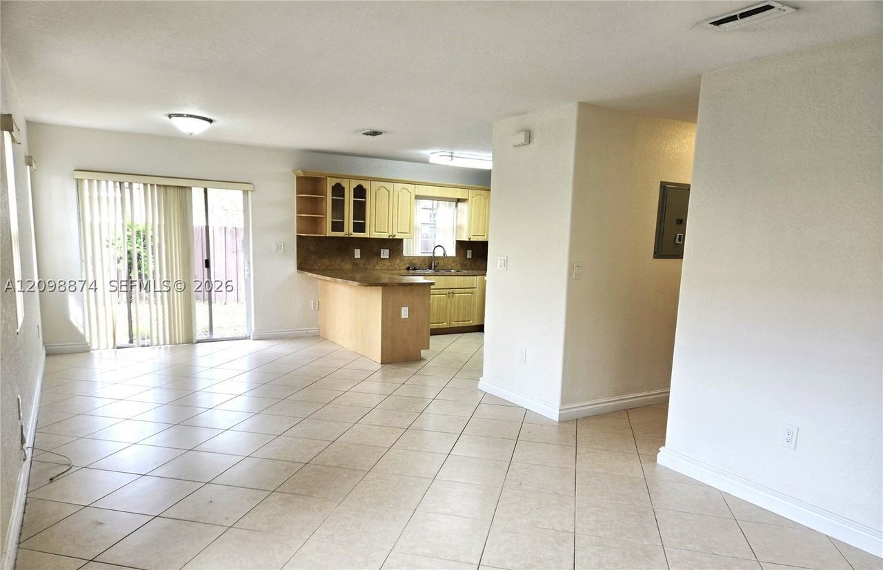 2652 Sw 31st Ct #2652 - Photo 4 of 16