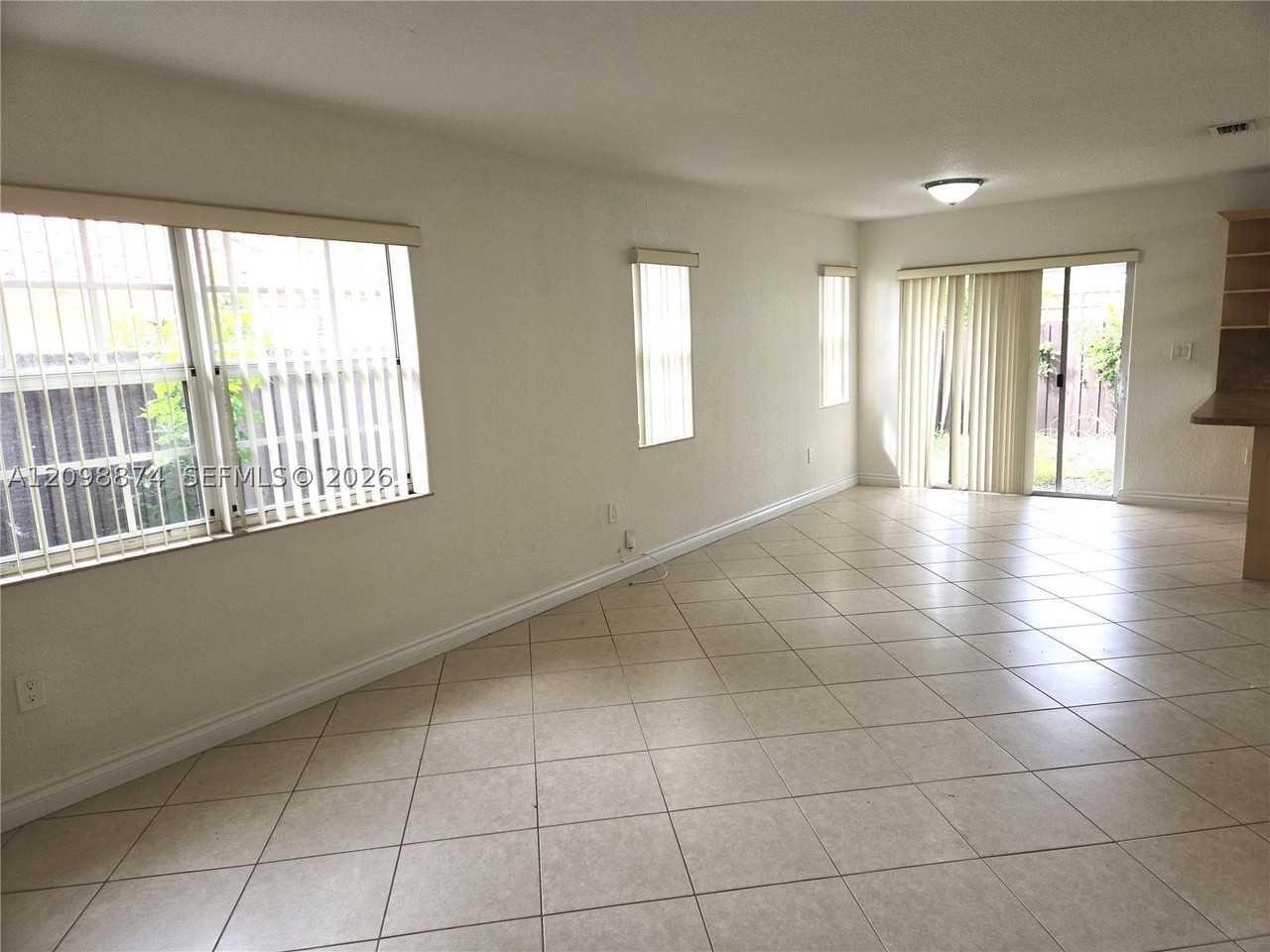 2652 Sw 31st Ct #2652 - Photo 5 of 16