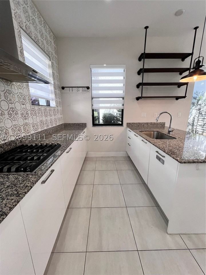 8275 Nw 48th St #0 - Photo 6 of 34