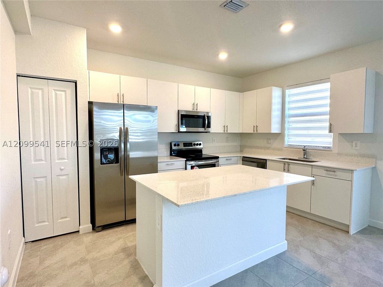 13030 Sw 232nd Ter - Photo 3 of 21