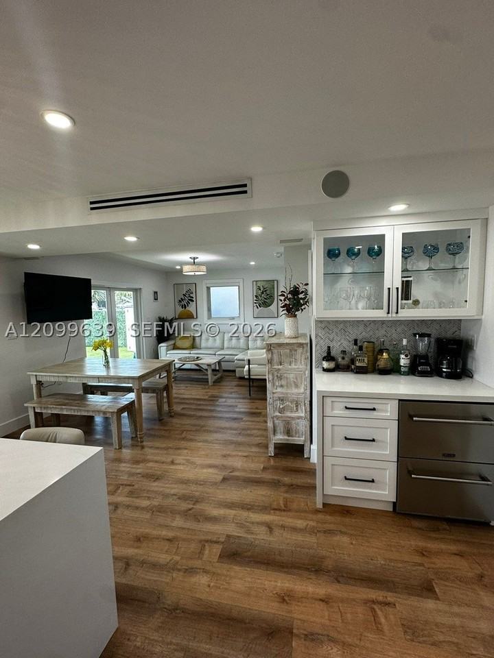 179 Azalea St - Photo 6 of 11