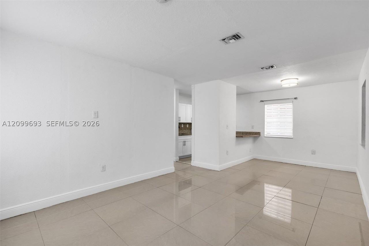 13470 Nw 16th Ave - Photo 4 of 27