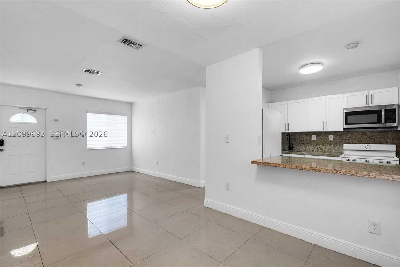 13470 Nw 16th Ave - Photo 6 of 27