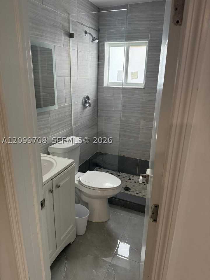 2201 Greene St #2 - Photo 2 of 5