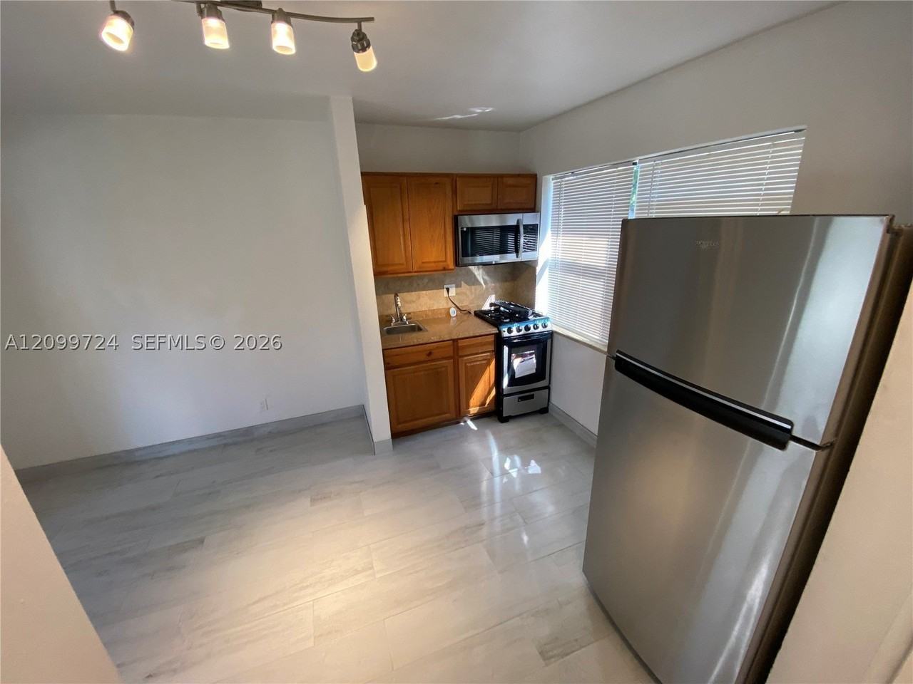 1723 Liberty St #8 - Photo 2 of 6