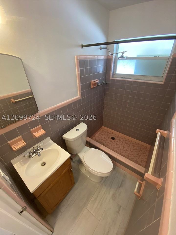1723 Liberty St #8 - Photo 4 of 6