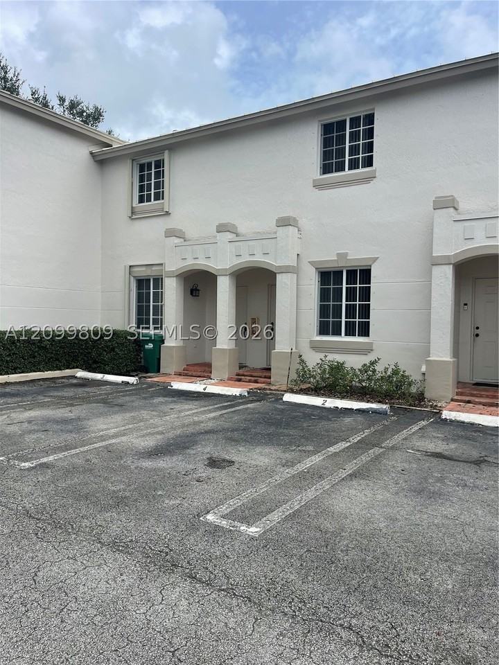 15720 Sw 92nd Ave #4A - Photo 2 of 19