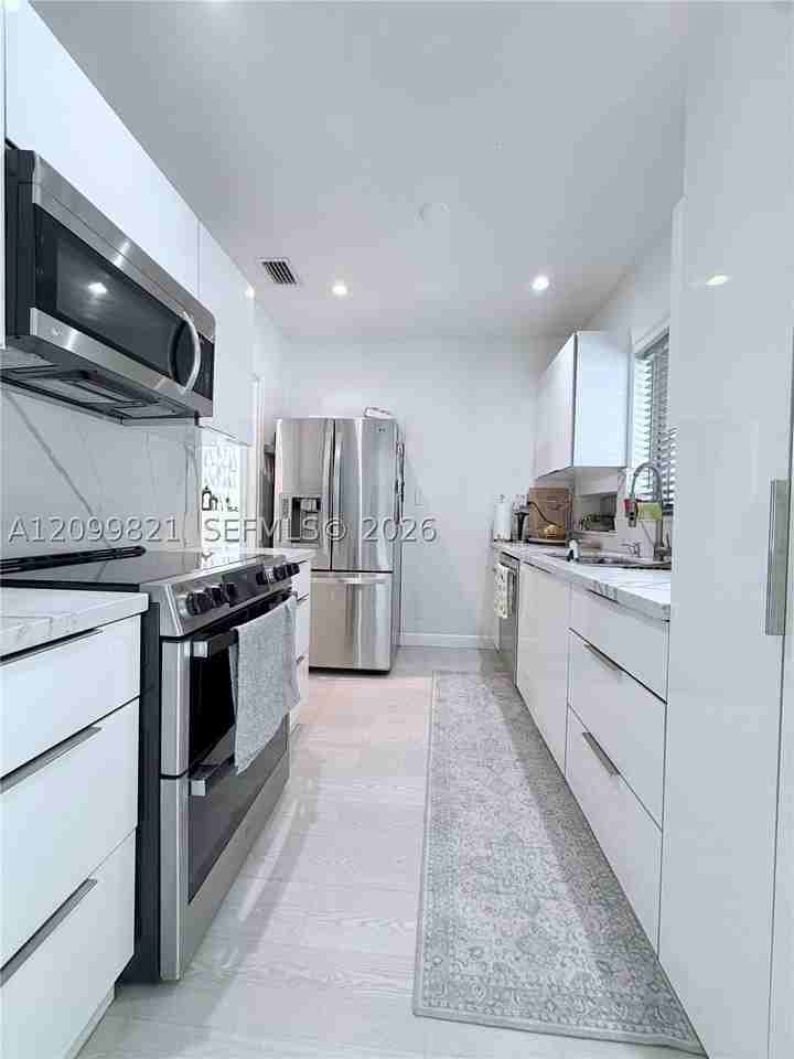 9021 N Miami Ave - Photo 6 of 14