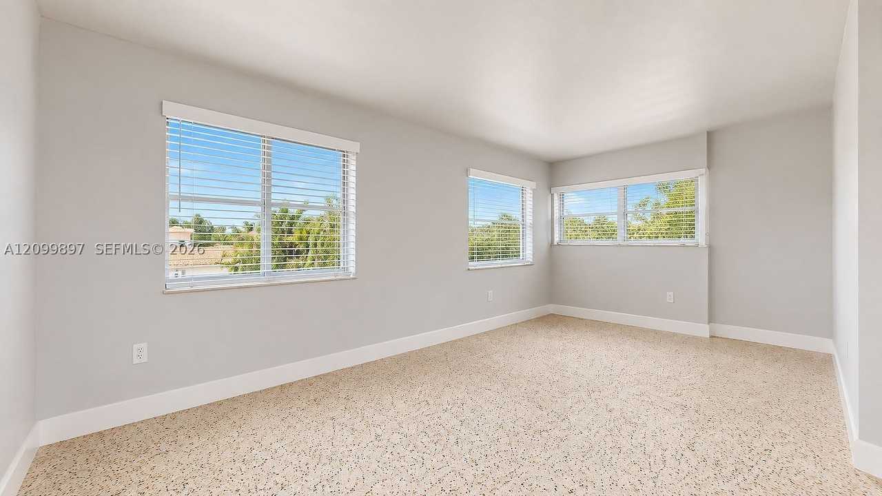 2450 Nw 11th St #2450 - Photo 6 of 42