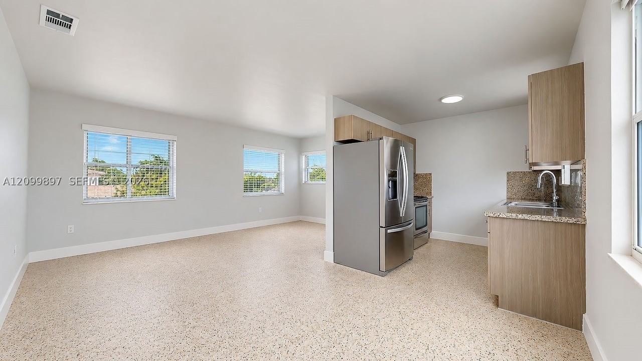 2450 Nw 11th St #2450 - Photo 7 of 42