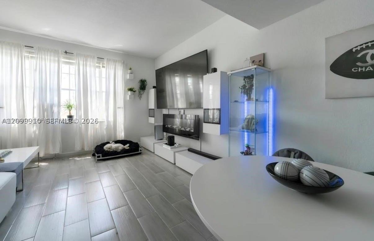 705 Sw 148th Ave #202 - Photo 4 of 9