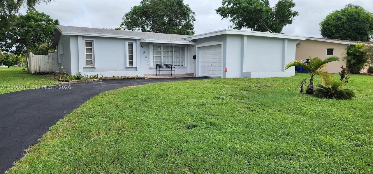 8561 Sheraton Dr - Photo 2 of 17