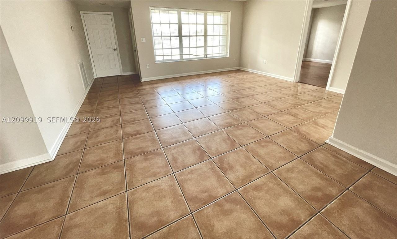 8561 Sheraton Dr - Photo 4 of 17