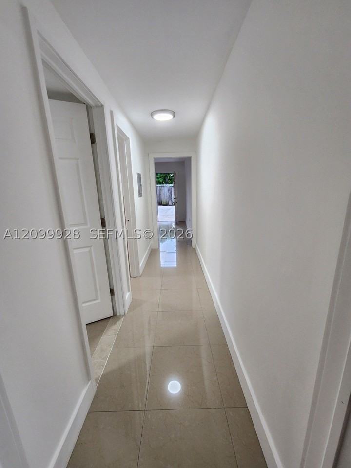 520 E 49th St - Photo 6 of 7